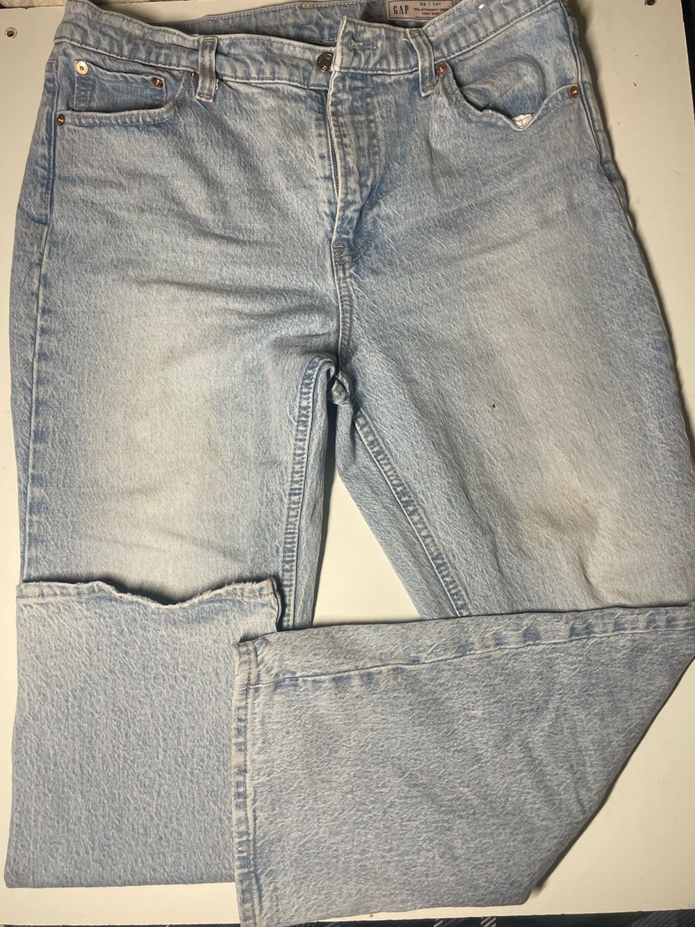 GAP Women's Light Wash Straight-Leg Jeans